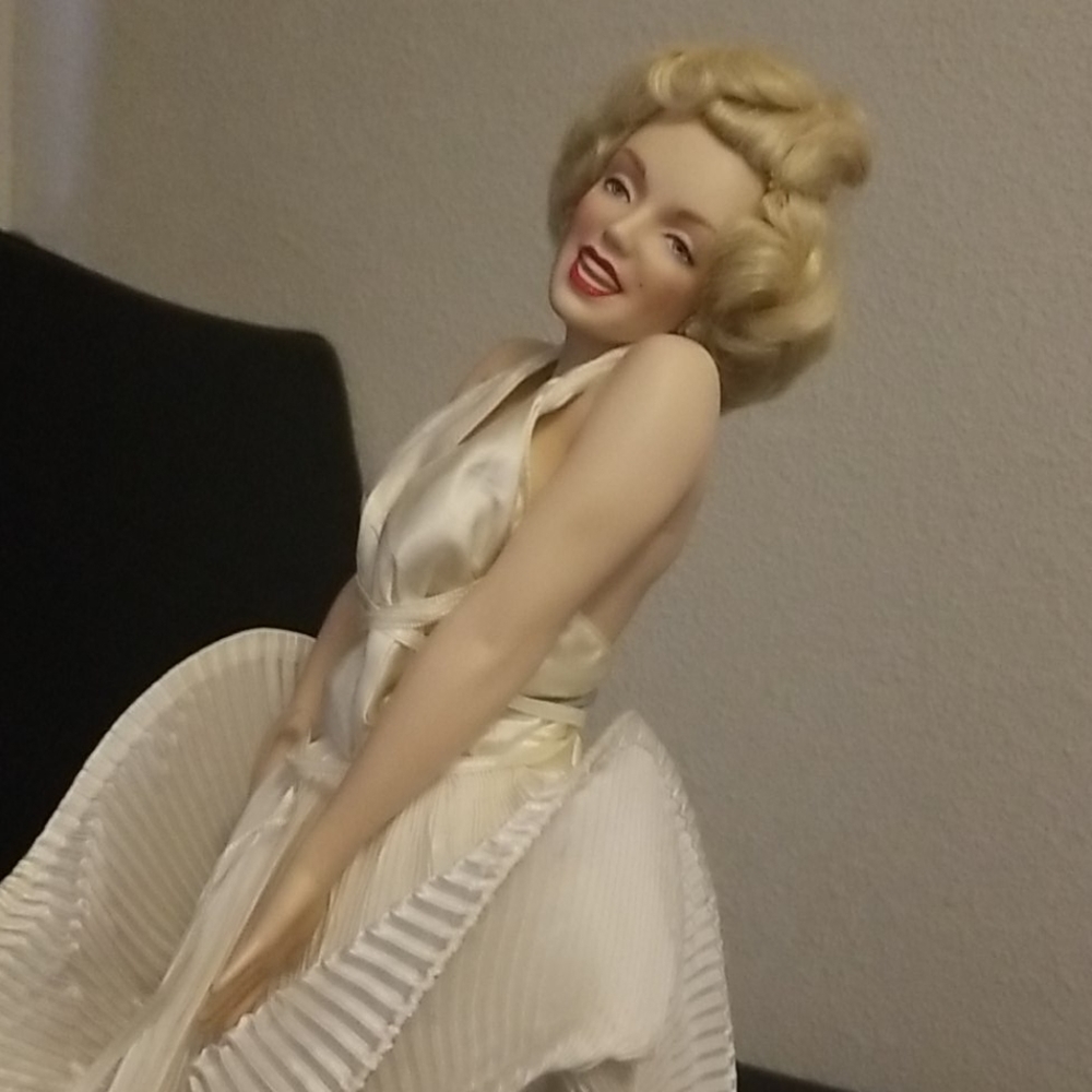 Marilyn Porcelain doll